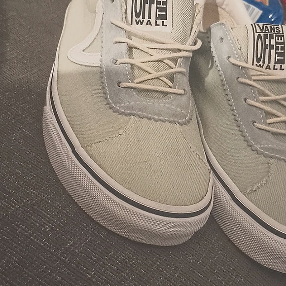 Vans - Picture 4 of 4